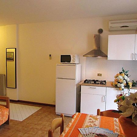 Adua Apartment Бибионе Екстериор снимка